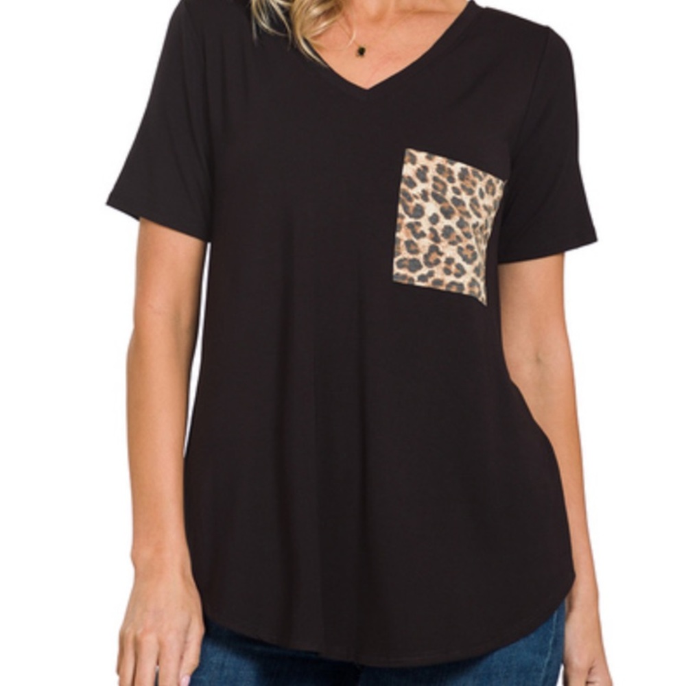 Black v neck leopard pocket